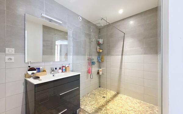 Maison à vendre    8 pièces •  Pardies-Piétat