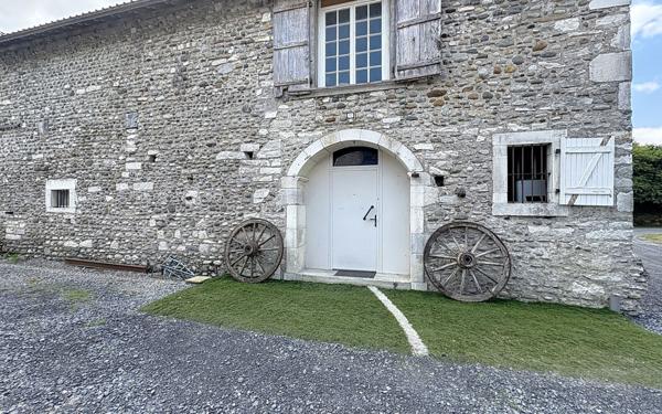 Maison à vendre    8 pièces •  Pardies-Piétat