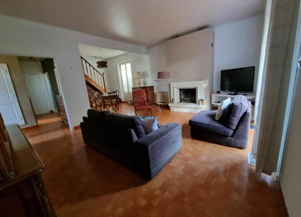 Maison à vendre    3 pièces • 121 m2 Marignane