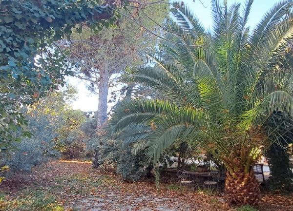 Maison à vendre    3 pièces • 121 m2 Marignane