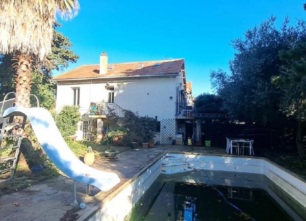 Maison à vendre    3 pièces • 121 m2 Marignane