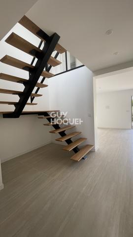 MAISON À VENDRE DE 6 PIÈCES DE 147,60 M²