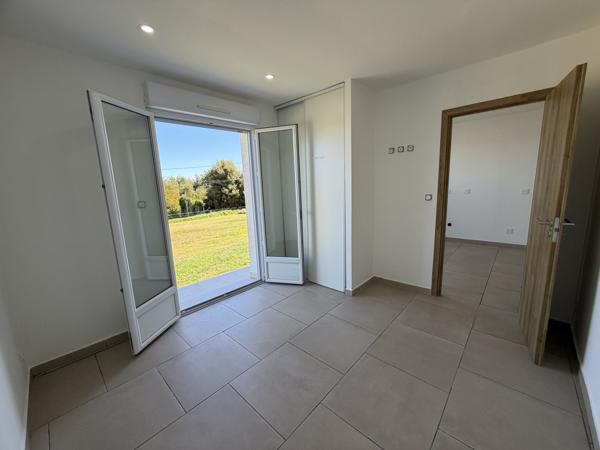 Rez-de-chaussée de villa 3 chambres avec jardin