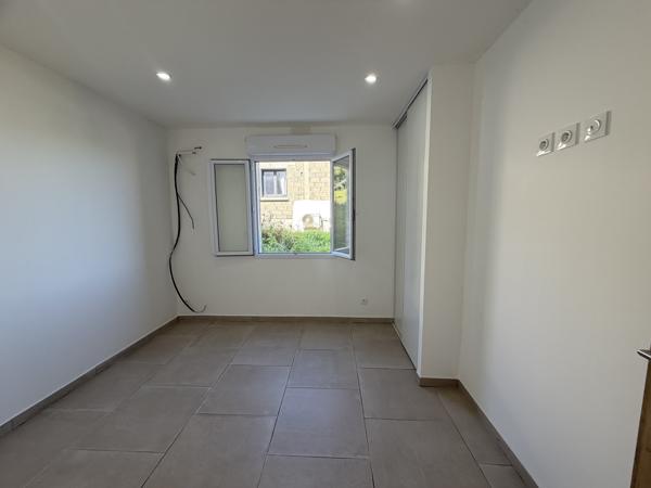 Rez-de-chaussée de villa 3 chambres avec jardin