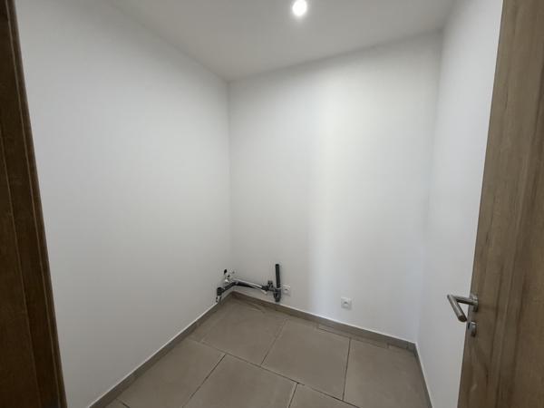 Rez-de-chaussée de villa 3 chambres avec jardin