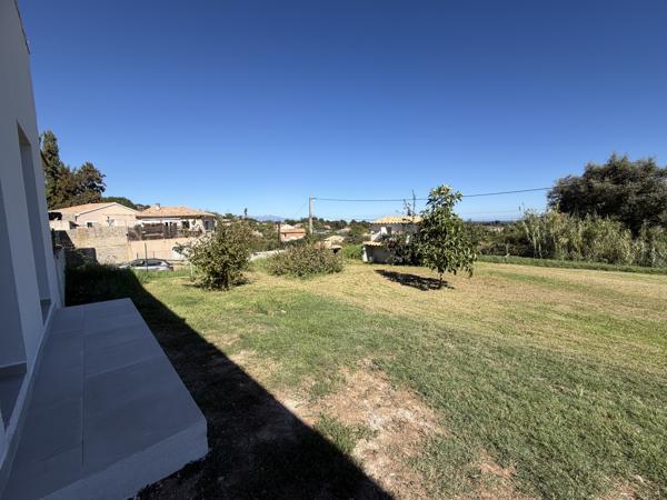 Rez-de-chaussée de villa 3 chambres avec jardin