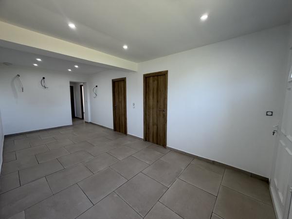 Rez-de-chaussée de villa 3 chambres avec jardin