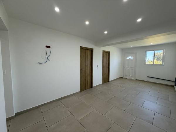 Rez-de-chaussée de villa 3 chambres avec jardin