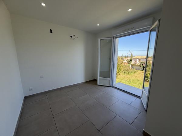 Rez-de-chaussée de villa 3 chambres avec jardin