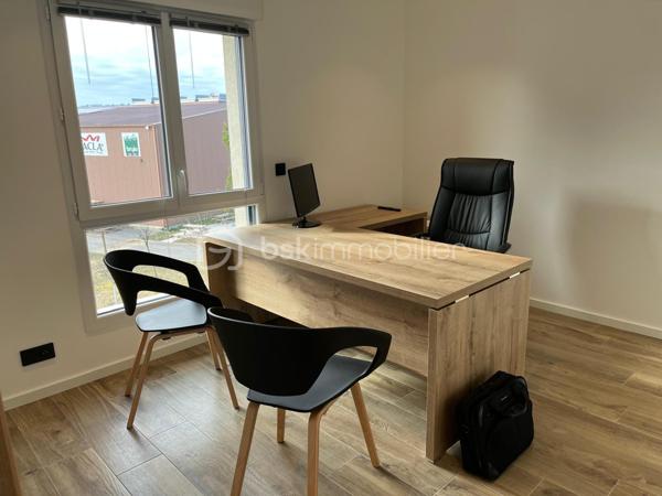 Bureau de 64 m²