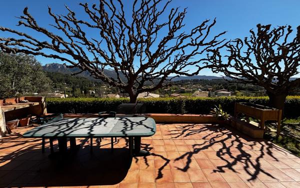 Maison à vendre    4 pièces •  Roquevaire