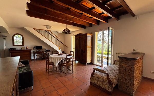 Maison à vendre    4 pièces •  Roquevaire