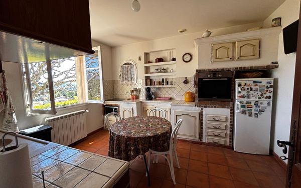 Maison à vendre    4 pièces •  Roquevaire