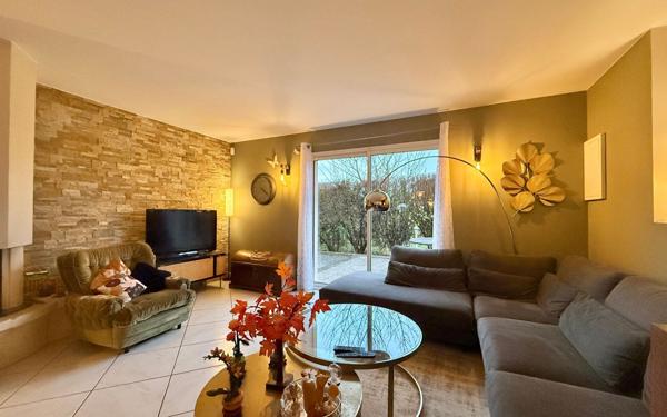 Maison à vendre    6 pièces •  Izier