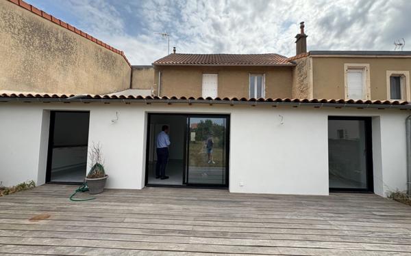 Maison à vendre    5 pièces • 145 m2 Niort