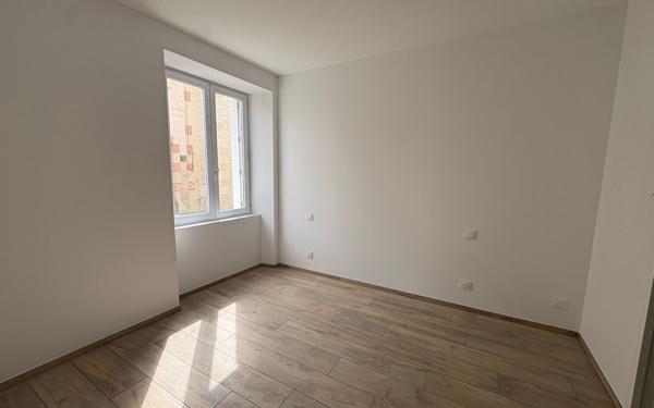 Maison à vendre    5 pièces • 145 m2 Niort