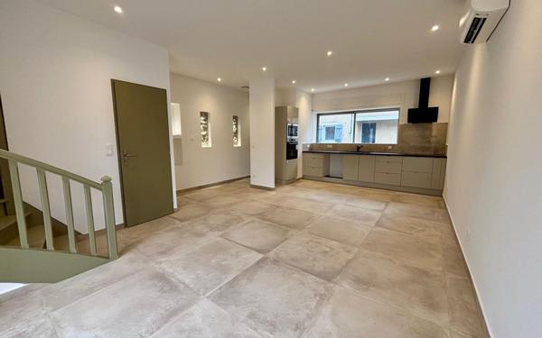 Maison à vendre    3 pièces •  Castres