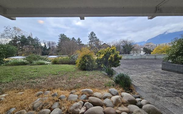 Appartement à vendre    3 pièces • 84,61 m2 Grenoble