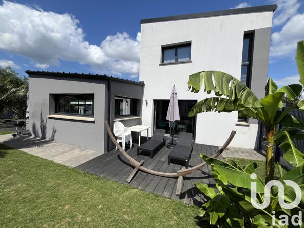 House for sale 4 rooms 105 m² Javené