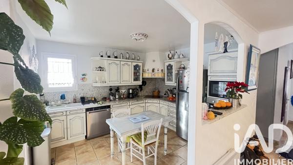 Maison à vendre 4 pièces 137 m² Vinassan