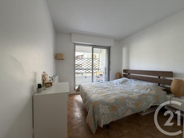 Appartement F3 à vendre  3 pièces - 69,10 m 2   PARIS  - 75019