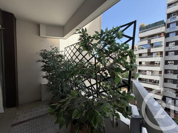 Appartement F3 à vendre  3 pièces - 69,10 m 2   PARIS  - 75019