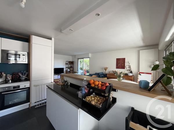 Appartement F3 à vendre  3 pièces - 69,10 m 2   PARIS  - 75019