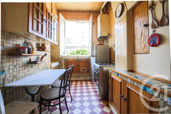 Appartement F5 à vendre  5 pièces - 119,18 m 2   PARIS  - 75009