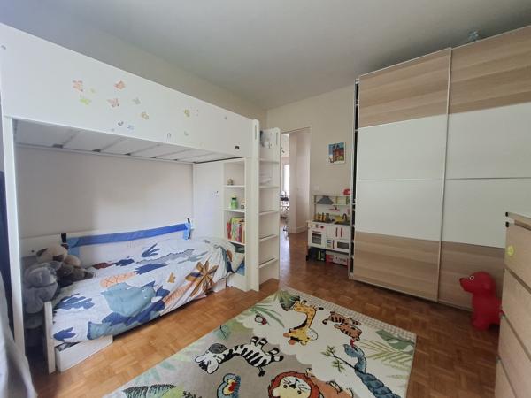 Appartement
         3 pièces
        - 75 m² Exclusivité 460 000 € *