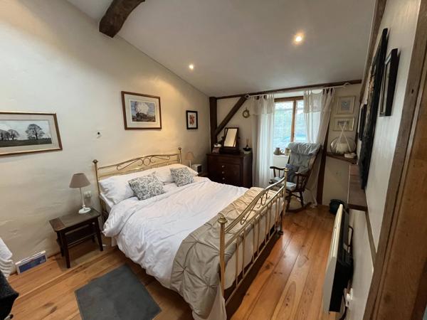 Superbe maison de campagne avec annexe, piscine et grange