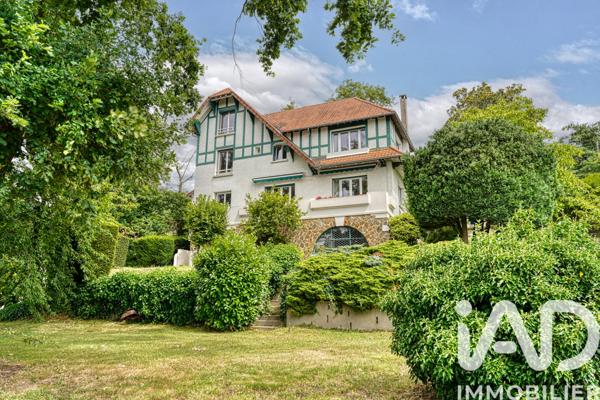 Maison à vendre 8 pièces 233 m² Sannois