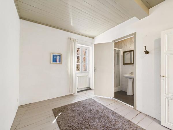 Charmante maison avec cour au cœur du village médiéval de Penne d’Agenais