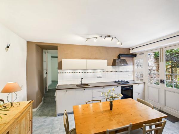 Charmante maison avec cour au cœur du village médiéval de Penne d’Agenais