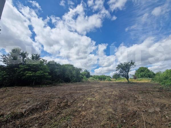 SUPERBE TERRAIN PLAT 30ML FACADE