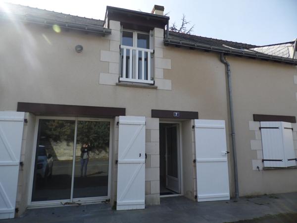 A LOUER BRISSAC maison de ville sans extérieur ENTIEREMENT REFAIT A NEUF
