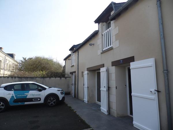 A LOUER BRISSAC maison de ville sans extérieur ENTIEREMENT REFAIT A NEUF