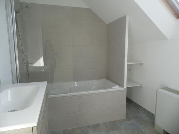 A LOUER BRISSAC maison de ville sans extérieur ENTIEREMENT REFAIT A NEUF