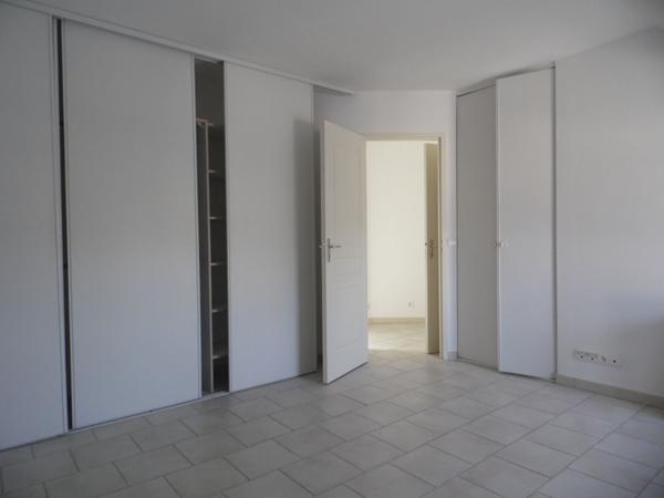 A LOUER BRISSAC maison de ville sans extérieur ENTIEREMENT REFAIT A NEUF