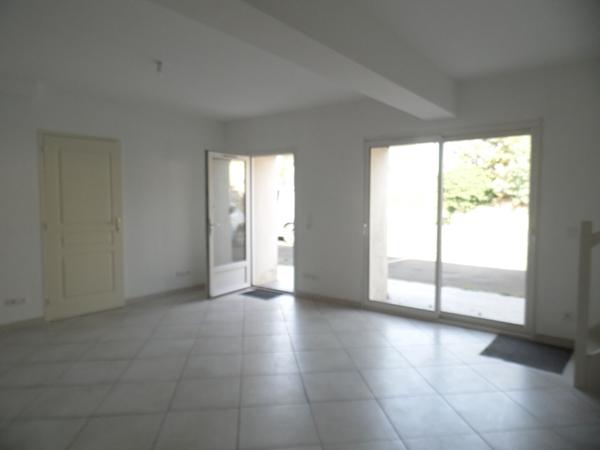 A LOUER BRISSAC maison de ville sans extérieur ENTIEREMENT REFAIT A NEUF