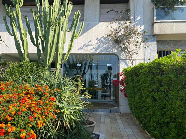 Nice, promenade des anglais, résidence L'Astrella beau 2 pièces meublé avec parking