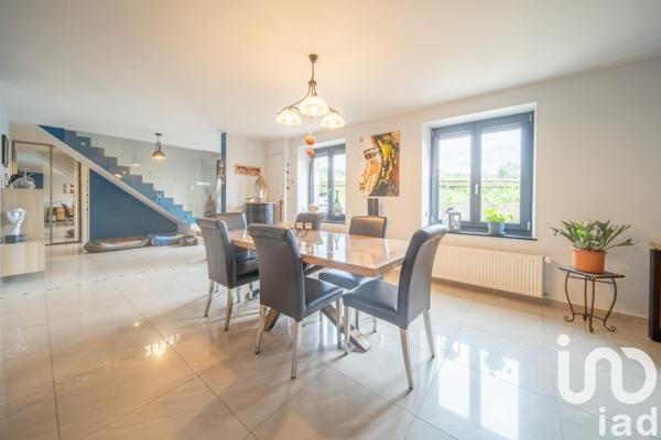 Maison traditionnelle 8 pièces de 181 m² à Audun-le-Tiche (57390)