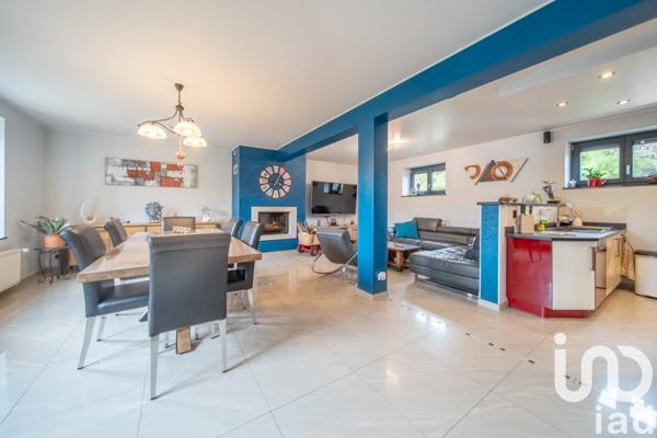 Maison traditionnelle 8 pièces de 181 m² à Audun-le-Tiche (57390)