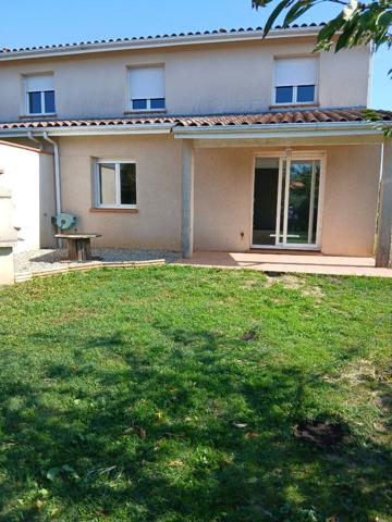 Maison T4 mitoyenne avec jardin et garage