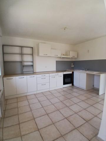 Maison T4 mitoyenne avec jardin et garage