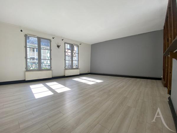 Appartement 2 pièces avec cachet - Centre historique de Bourges