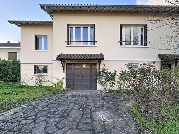 Charmante Maison à Vendre à Feytiat - 2 à 3 chambre , 5 pièces avec Garage !