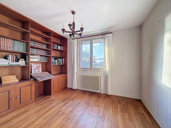 Charmante Maison à Vendre à Feytiat - 2 à 3 chambre , 5 pièces avec Garage !