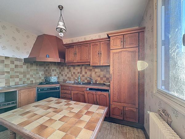 Charmante Maison à Vendre à Feytiat - 2 à 3 chambre , 5 pièces avec Garage !