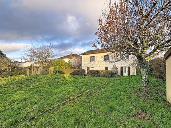 Charmante Maison à Vendre à Feytiat - 2 à 3 chambre , 5 pièces avec Garage !