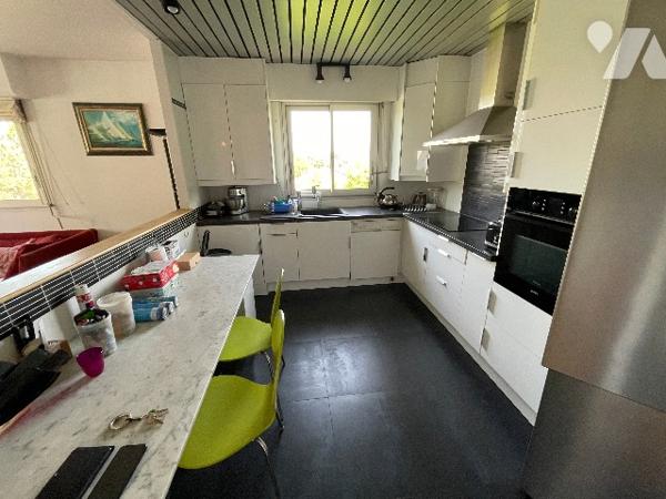 LE CABOT 13009, T4 rue Alexis BREYSSE, dernier étage, terrasse deux parkings.